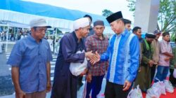 Safari Ramadan, Gubernur ASR Serahkan 9 Ribu Paket Sembako di Bombana 12 Safari Ramadan, Gubernur ASR Serahkan 9 Ribu Paket Sembako di Bombana