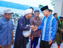 Safari Ramadan, Gubernur ASR Serahkan 9 Ribu Paket Sembako di Bombana