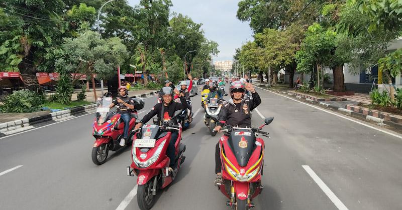 Komunitas Matic Besar Honda di Makassar Meriahkan Launching Honda CUV e: dan Honda ICON e: