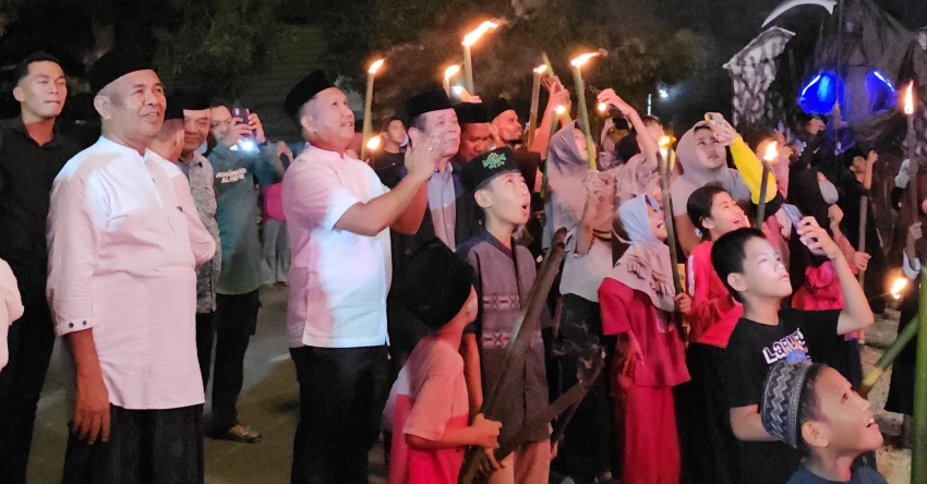 Pawai Takbiran di Muna Barat, Miniatur Masjid hingga Kuda Bersayap Ramaikan Perayaan 1 Pawai Takbiran di Muna Barat, Miniatur Masjid hingga Kuda Bersayap Ramaikan Perayaan