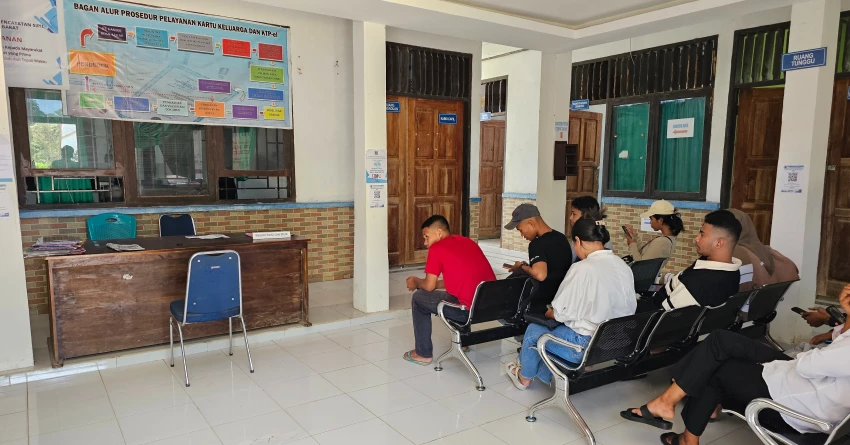 Meski Libur, Disdukcapil Mubar Tetap Buka Pelayanan Pengurusan Administrasi Kependudukan 1 Meski Libur, Disdukcapil Mubar Tetap Buka Pelayanan Pengurusan Administrasi Kependudukan