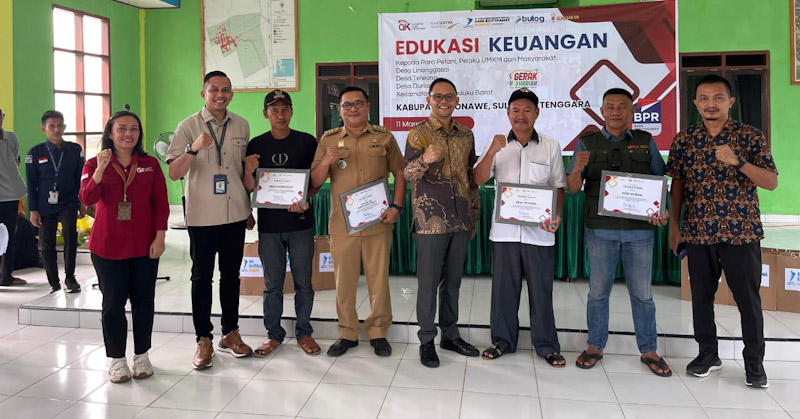 OJK Sultra Gandeng BPR Bahteramas Konawe Perkuat Literasi di Tiga Desa di Wonggeduku Barat