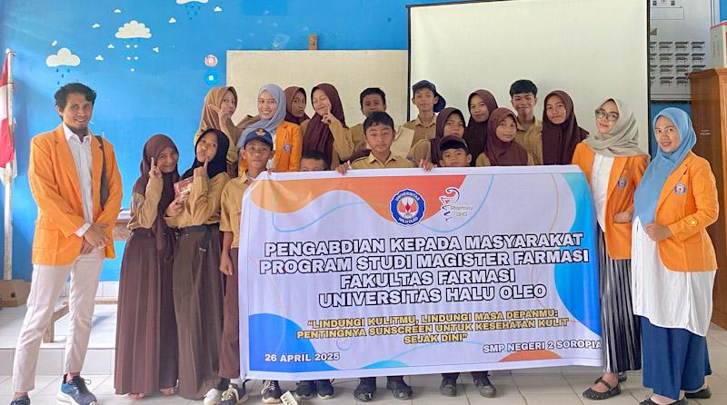 Prodi Pendidikan Apoteker UHO Sosialisasi Pentingnya Penggunaan Sunscreen di SMPN 2 Soropia