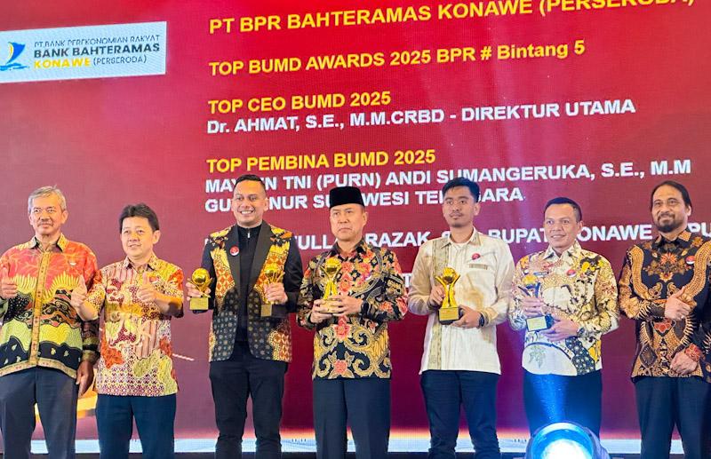 Dua Kali Raih Top CEO BUMD Awards, Ahmat Kukuhkan Diri Jadi Dirut Terbaik 3 Dua Kali Raih Top CEO BUMD Awards, Ahmat Kukuhkan Diri Jadi Dirut Terbaik