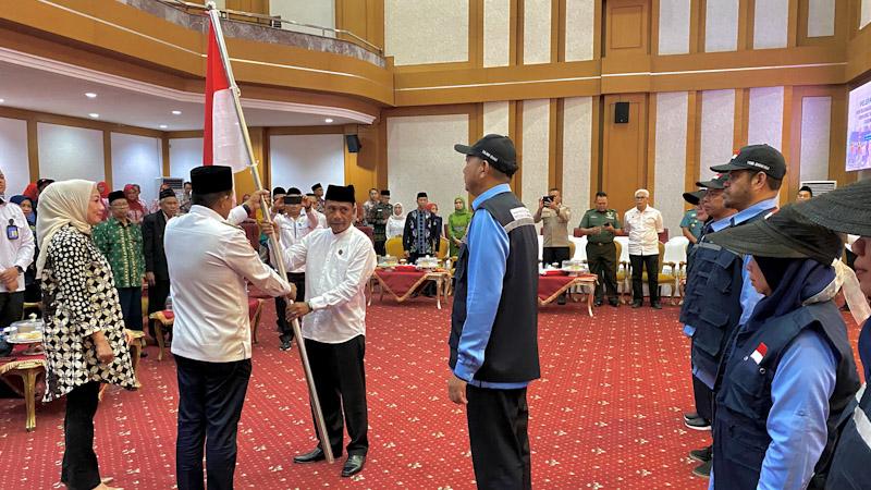 41 Petugas Penyelenggara Ibadah Haji Sultra Tahun 2025 Resmi Dilepas 1 41 Petugas Penyelenggara Ibadah Haji Sultra Tahun 2025 Resmi Dilepas