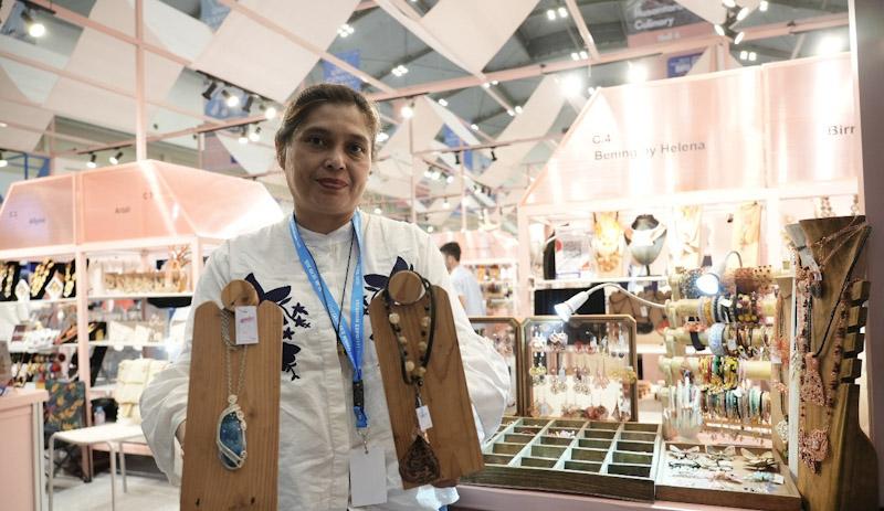 Dukungan BRI Antar Usaha Lokal Perhiasan Batu Alam Jangkau Pasar InternasionalDukungan BRI Antar Usaha Lokal Perhiasan Batu Alam Jangkau Pasar Internasional