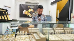 Harga Emas Meroket, Masyarakat Kendari Berburu Emas untuk Investasi