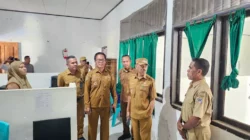 Sidak OPD, Wabup Mubar Temukan Masih Ada ASN yang Tak Masuk Kantor Usai Libur Lebaran 6 Sidak OPD, Wabup Mubar Temukan Masih Ada ASN yang Tak Masuk Kantor Usai Libur Lebaran