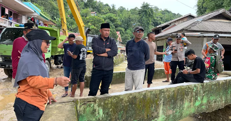 Cegah Banjir, Pemkot Kendari Kerahkan Alat Berat Keruk Sedimen Kali Lasolo 1 Cegah Banjir, Pemkot Kendari Kerahkan Alat Berat Keruk Sedimen Kali Lasolo