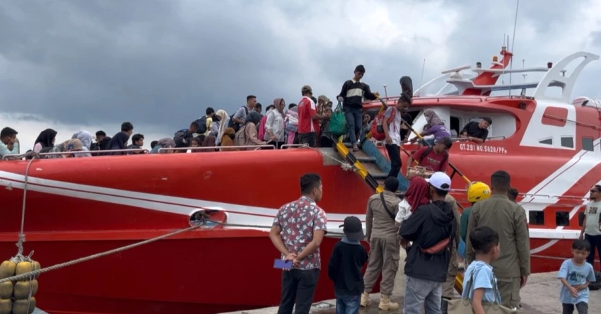 Arus Balik dari Raha Membludak, 5.141 Penumpang Tiba di Pelabuhan Kendari 1 Arus Balik dari Raha Membludak, 5.141 Penumpang Tiba di Pelabuhan Kendari