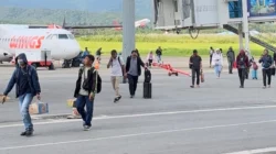 Naik dari Tahun Lalu, Penumpang Bandara Haluoleo Capai 28.905 Saat Arus Balik Lebaran 2025 3 Naik dari Tahun Lalu, Penumpang Bandara Haluoleo Capai 28.905 Saat Arus Balik Lebaran 2025