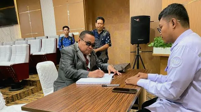 Jejak Prof Ruslin Maju Pilrek UHO 2025: Pejuang Menwa di Timor-Timur hingga Dekan Farmasi