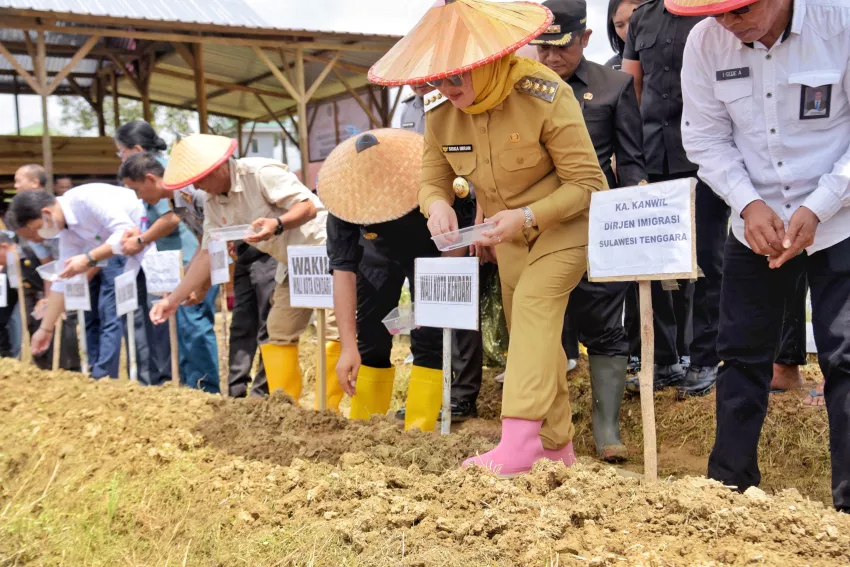 Pemkot Kendari Dukung Ketahanan Pangan Lewat Program Penanaman di Lapas 4 Pemkot Kendari Dukung Ketahanan Pangan Lewat Program Penanaman di Lapas