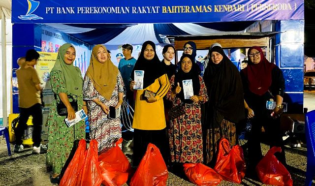 Rayakan HUT Kota Kendari, BPR Bahteramas Buka Pasar Murah hingga 7 Mei 2025 4 Rayakan HUT Kota Kendari, BPR Bahteramas Buka Pasar Murah hingga 7 Mei 2025