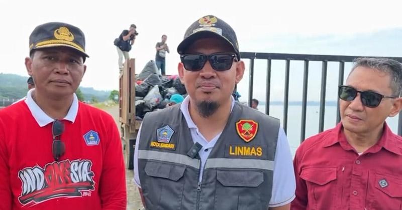 Pemkot Gelar Wisata Pungut Sampah di Kawasan Teluk Kendari