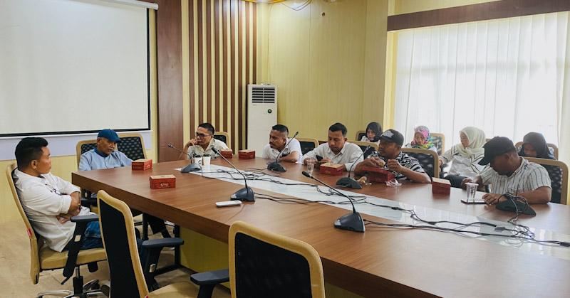 Diduga Salah Gunakan Jabatan, Rektor UHO Dipanggil DPRD Sultra 1 Diduga Salah Gunakan Jabatan, Rektor UHO Dipanggil DPRD Sultra