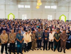 Gubernur ASR Korek Dana Pribadi Beri Uang Saku Jemaah Calon Haji Sultra, Total Rp2,4 Miliar