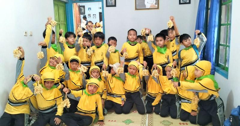 Lewat Desa BRILiaN, BRI Dorong Usaha Camilan Menjadi Produk Oleh-Oleh Unggulan