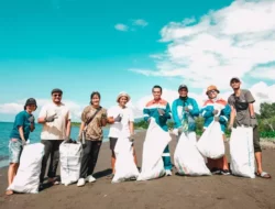 Pertamina Patra Niaga IT Bitung Bersihkan Pantai dan Tanam Mangrove Bareng Komunitas Disabilitas