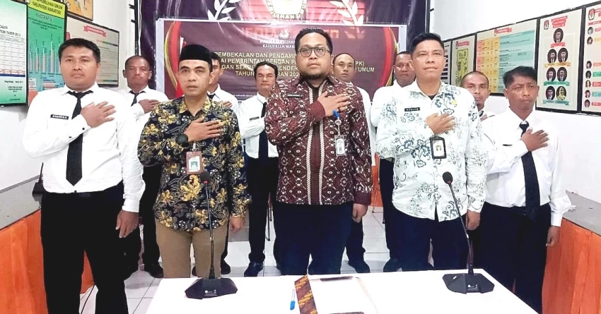 8 Pegawai Honorer KPU Wakatobi Resmi Diangkat Jadi PPPK, Ada yang Mengabdi hingga 20 Tahun
