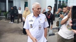Diperiksa Jaksa Terkait Korupsi Kantor Penghubung, Sekda Asrun Lio: Saya Masih Saksi 10 Diperiksa Jaksa Terkait Korupsi Kantor Penghubung, Sekda Asrun Lio: Saya Masih Saksi