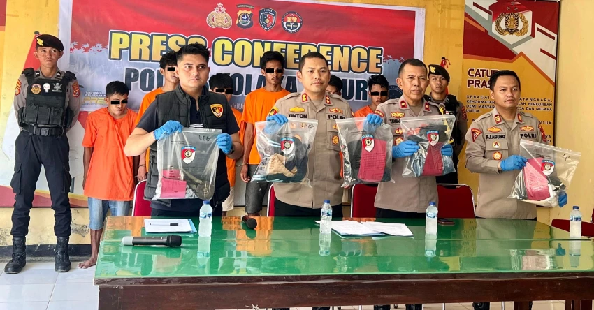 Diajak Pacar Minum Miras, Gadis di Koltim Diperkosa Bergiliran, Enam Pelaku Ditangkap 1 Diajak Pacar Minum Miras, Gadis di Koltim Diperkosa Bergiliran, Enam Pelaku Ditangkap