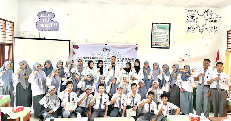 Mahasiswa Apoteker UHO Sosialisasi Pencegahan Anemia di SMAN 3 Kendari