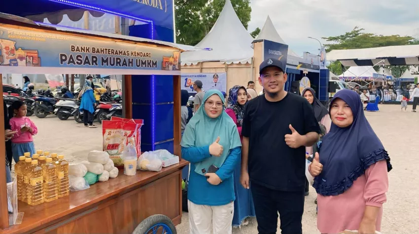 Wakil Wali Kota Apresiasi Pasar Murah yang Digelar BPR Bahteramas Kendari 1 Wakil Wali Kota Apresiasi Pasar Murah yang Digelar BPR Bahteramas Kendari