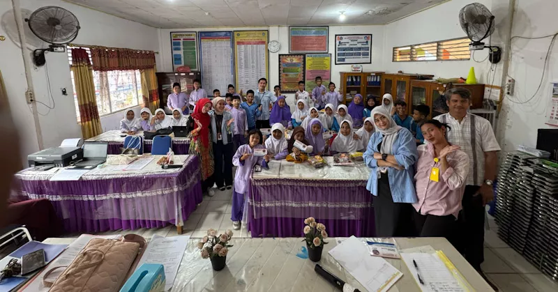 BPR Bahteramas Kendari Tanamkan Budaya Menabung Sejak Dini di SDN 30 Kendari