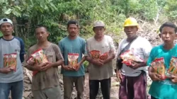 Pemda Mubar Salurkan Bantuan Bibit Jagung Bisi-2, Petani: Ini Sangat Membantu Kami 5 Pemda Mubar Salurkan Bantuan Bibit Jagung Bisi-2, Petani: Ini Sangat Membantu Kami