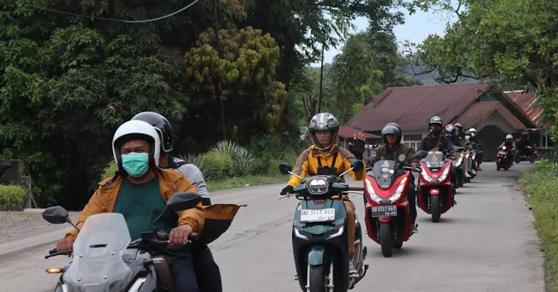 Touring Tanpa Mengabaikan Keamanan: Tips Berkendara dari Asmo Sulsel yang Harus Diketahui
