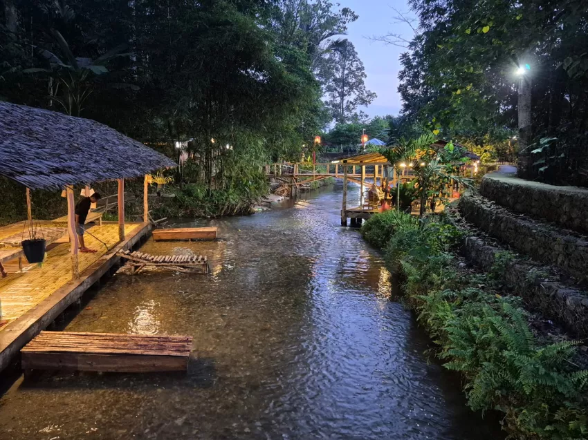 Rumah-Rumah Pinggir Kali di Kolaka Timur, Destinasi Wisata yang Menyatu dengan Alam 5 Rumah-Rumah Pinggir Kali di Kolaka Timur, Destinasi Wisata yang Menyatu dengan Alam