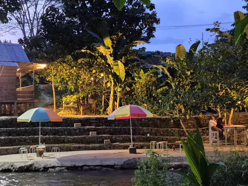 Rumah-Rumah Pinggir Kali di Kolaka Timur, Destinasi Wisata yang Menyatu dengan Alam 4 Rumah-Rumah Pinggir Kali di Kolaka Timur, Destinasi Wisata yang Menyatu dengan Alam