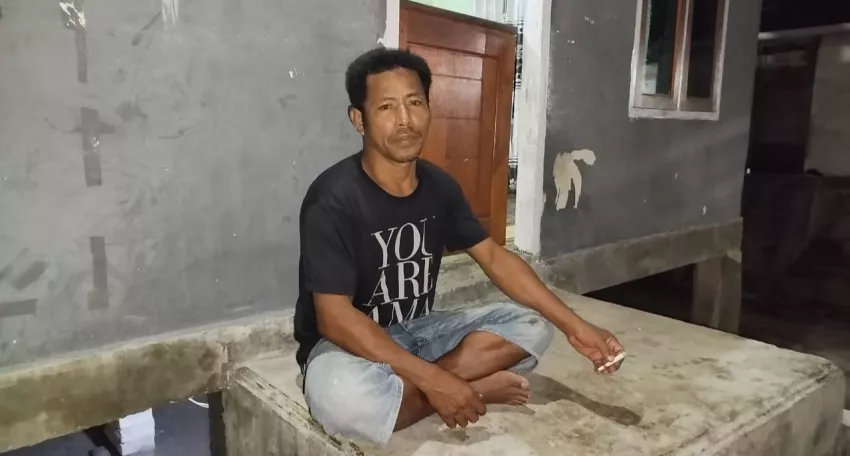 Cahaya yang Remang-Remang: Kebijakan Setengah Hati PLTS di Batu Atas