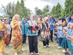 Kunker di Mubar, Ketua TP Posyandu Sultra Sosialisasikan Pentingnya Enam Standar Pelayanan Minimal