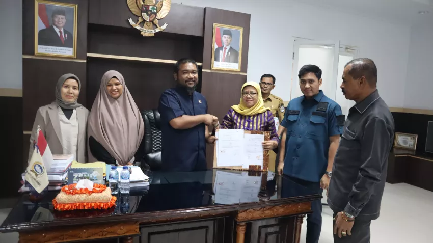 DPRD dan Rumpun Perempuan Sultra Teken MoU, Dorong Kendari Jadi Kota Inklusi 1 DPRD dan Rumpun Perempuan Sultra Teken Mou, Dorong Kendari Jadi Kota Inklusi