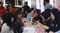 Polda Sultra Rayakan Hari Bhayangkara ke-79 dengan Car Free Day dan Pelayanan Publik Gratis di Eks MTQ Kendari 14 Polda Sultra Rayakan Hari Bhayangkara ke-79 dengan Car Free Day dan Pelayanan Publik Gratis di Eks MTQ Kendari