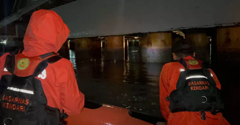 Lagi, Pemuda 22 Tahun Diduga Lompat dari Jembatan Teluk Kendari 1 Lagi, Pemuda 22 Tahun Diduga Lompat dari Jembatan Teluk Kendari