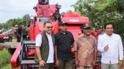 Belum Setahun di Senayan, Jaelani Sudah Salurkan Ratusan Alsintan untuk Petani Muna 4 Belum Setahun di Senayan, Jaelani Sudah Salurkan Ratusan Alsintan untuk Petani Muna