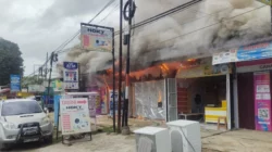 Belum Genap Setahun Dibangun, Kebakaran di Baruga Hanguskan 8 Lapak PKL 7 Belum Genap Setahun Dibangun, Kebakaran di Baruga Hanguskan 8 Lapak PKL