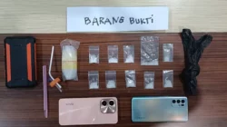 Dua Pengedar Sabu Diringkus Tengah Malam di Wolo Kolaka, 11 Paket Disita 8 Dua Pengedar Sabu Diringkus Tengah Malam di Wolo Kolaka, 11 Paket Disita