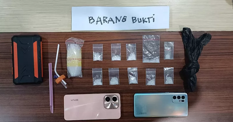 Dua Pengedar Sabu Diringkus Tengah Malam di Wolo Kolaka, 11 Paket Disita