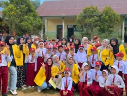 Mahasiswa UMW Edukasi Etika Batuk dan CTPS ke Siswa SDN 2 Lalonggasumeeto