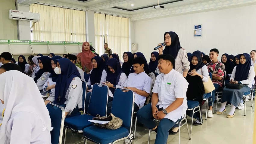 Dukung Asta Cita, Mahasiswa Fikes UMW Kendari Diedukasi soal Peluang Kerja di Wilayah Maritim 3 Pemateri yang dihadirkan oleh Fikes UMW Kendari berasal dari Pangkalan Utama TNI Angkatan Laut (Lamtamal) VI Makassar. (Ismu/Sultratop.com)