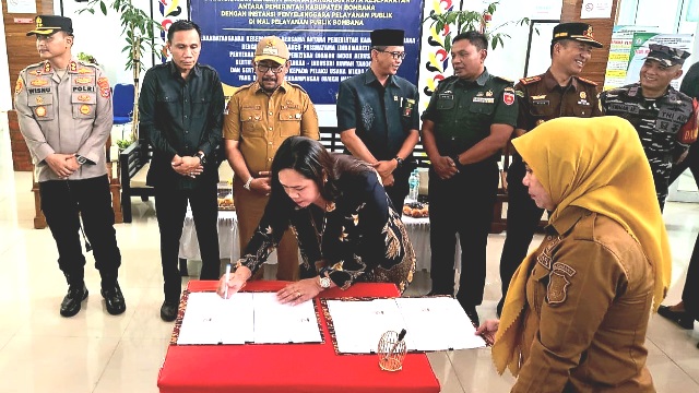 Sinergi Keuangan Daerah: Pemda Bombana Percayakan Pengelolaan Gaji PPPK ke BPR Bahteramas