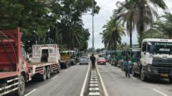 Driver Kontainer Mogok Massal di Gedung DPRD Sultra, Tuntut Perbaikan Jalan Masuk Pelabuhan Petikemas 8 Driver Kontainer Mogok Massal di Gedung DPRD Sultra, Tuntut Perbaikan Jalan Masuk Pelabuhan Petikemas