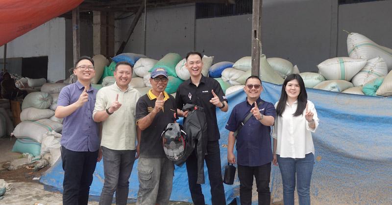 Astra Motor Sulsel dan AHM Dukung Kelompok Tani Bantimurung dengan Bantuan Alat Sprayer 1 Astra Motor Sulsel dan AHM Dukung Kelompok Tani Bantimurung dengan Bantuan Alat Sprayer
