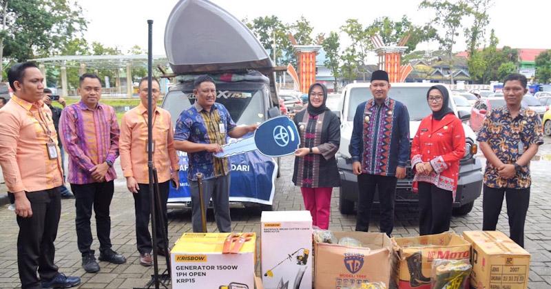 Bank Sultra Bantu Mobil dan Perahu Sampah untuk Kebersihan Kota Kendari 1 Bank Sultra Bantu Mobil dan Perahu Sampah untuk Kebersihan Kota Kendari