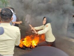 Demo Mahasiswa UHO Tolak Perpanjangan Jabatan Rektor Berakhir Ricuh