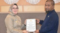 Raperda RPJMD Kota Kendari 2025–2029 Diserahkan ke DPRD, Ini Harapan Wali Kota 14 Raperda RPJMD Kota Kendari 2025–2029 Diserahkan ke DPRD, Ini Harapan Wali Kota